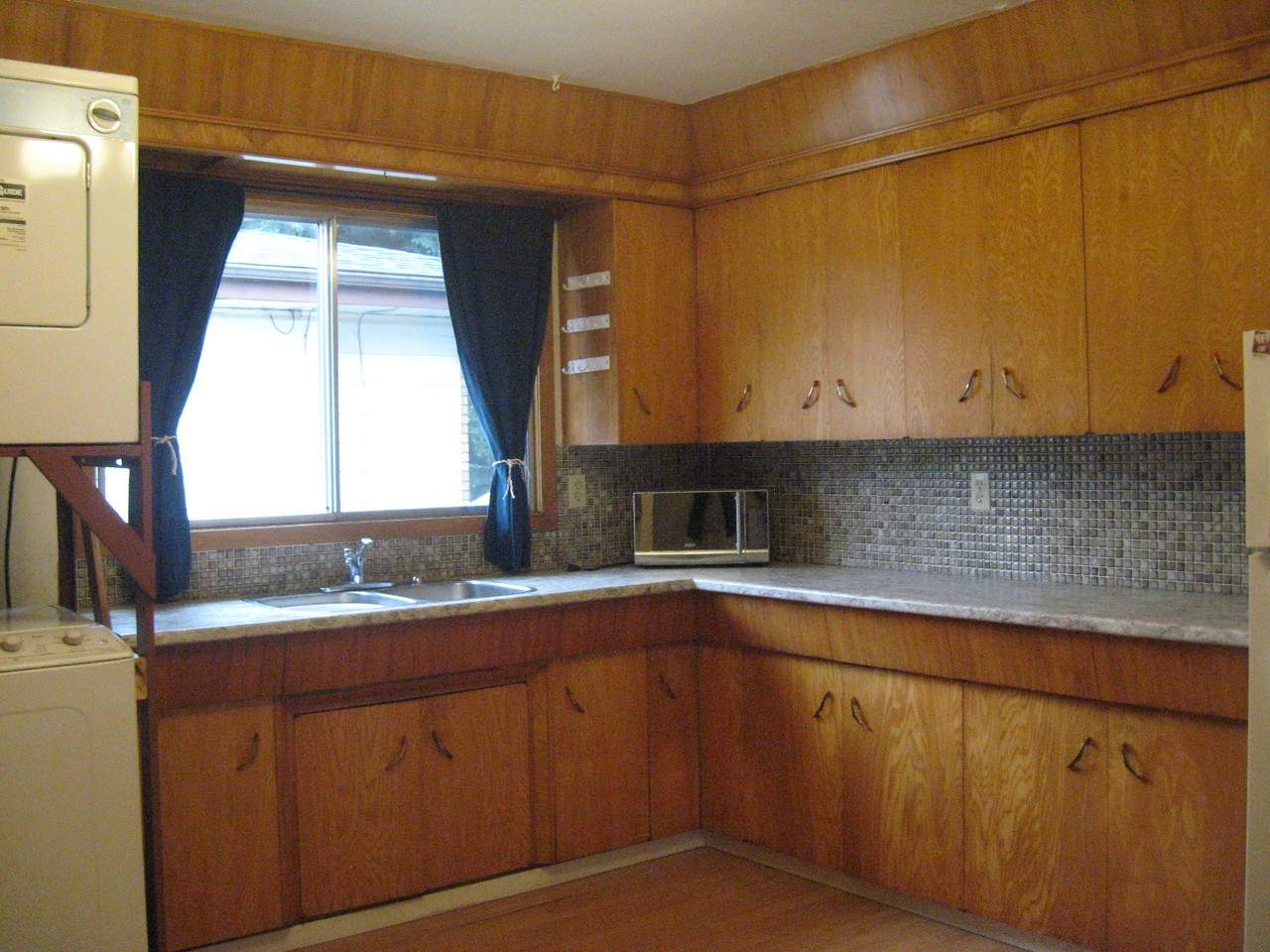 11212 51 Street Northwest - Photo 2 of 23