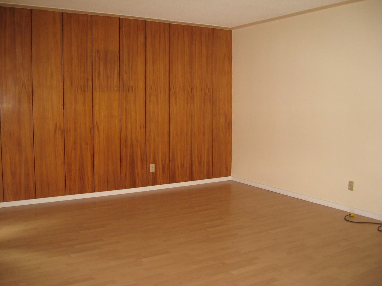 11212 51 Street Northwest - Photo 3 of 23