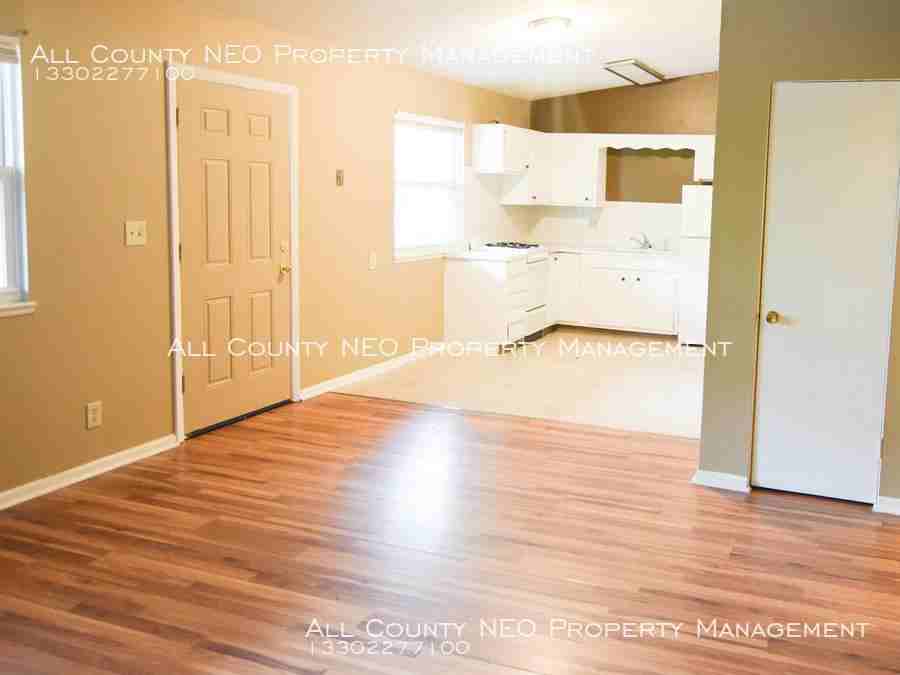 1933 Preston Ave - Photo 3 of 8