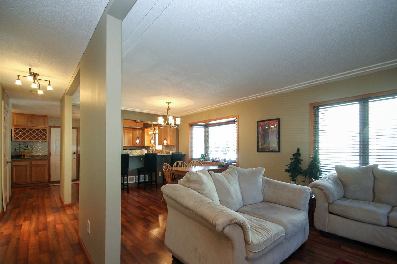 624 19th Ave Ne #1 - Photo 2 of 25