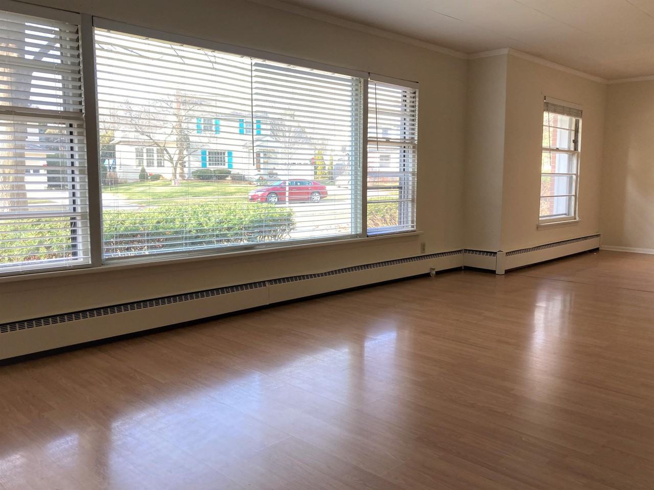 459 Clifden Dr #1 - Photo 2 of 35