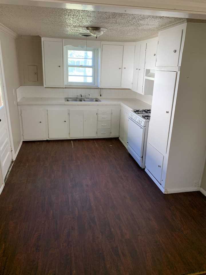 402 S Cedar St #1 - Photo 2 of 7