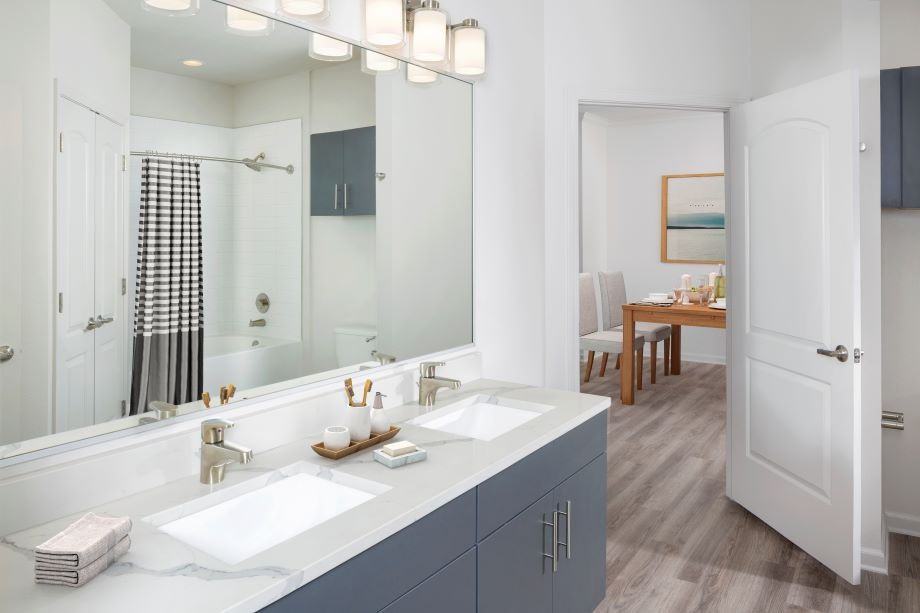 Camden Lavina - Photo 4 of 33