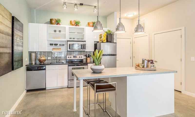 2901 2901 Bledsoe St 1576 - Photo 2 of 7