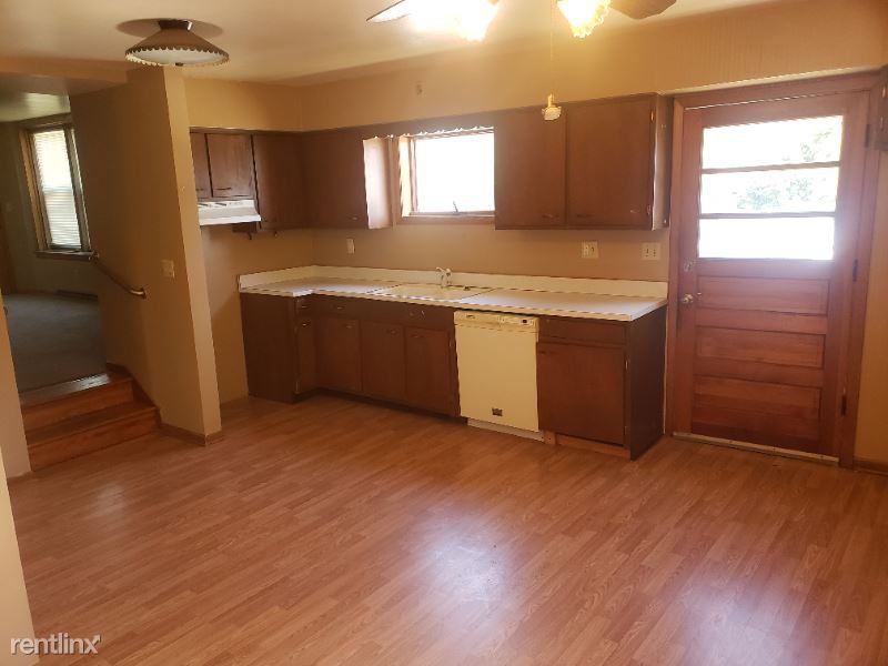 250 Emerson Ave - Photo 2 of 12