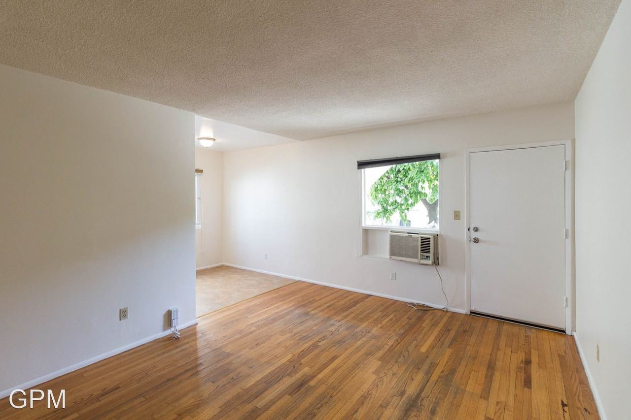 2225 Branden St - Photo 3 of 9