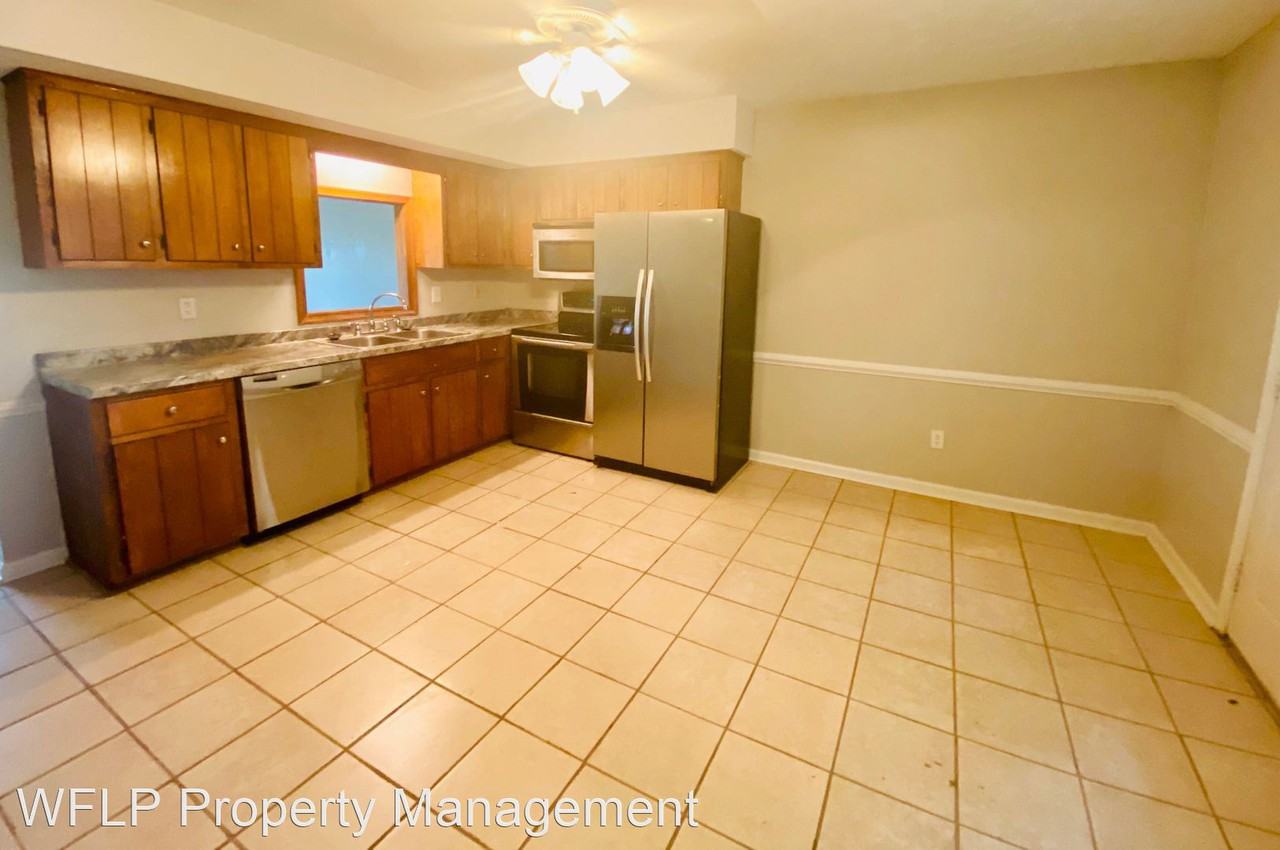 109 Aaron Place - Photo 3 of 11