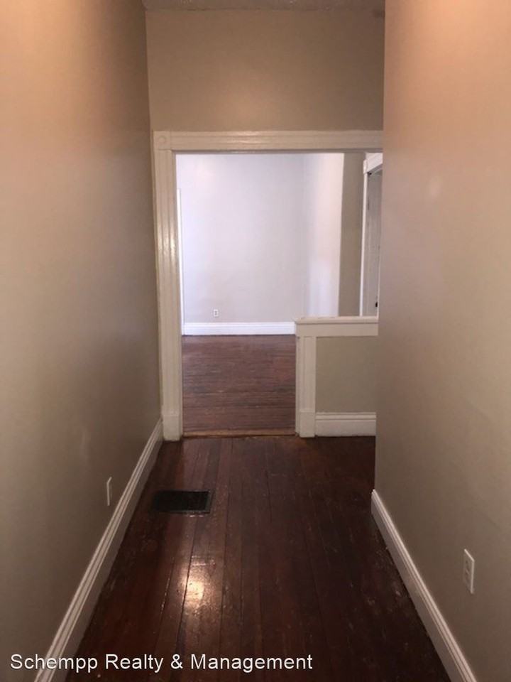 1626 W Ormsby Ave - Photo 2 of 21