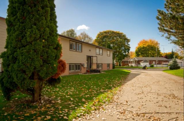 64 Southend Cres - Photo 2 of 3