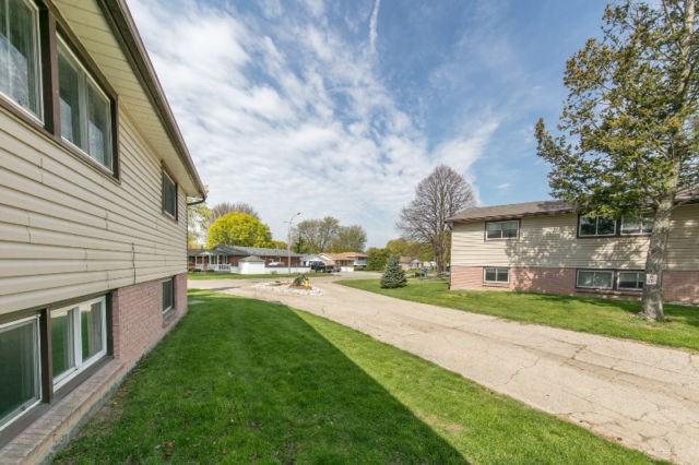 64 Southend Cres - Photo 3 of 3