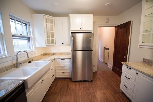 1131 Goodrich Ave - Photo 4 of 9