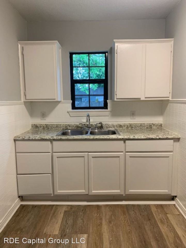 915/917 N. Fitzhugh Ave - Photo 3 of 5