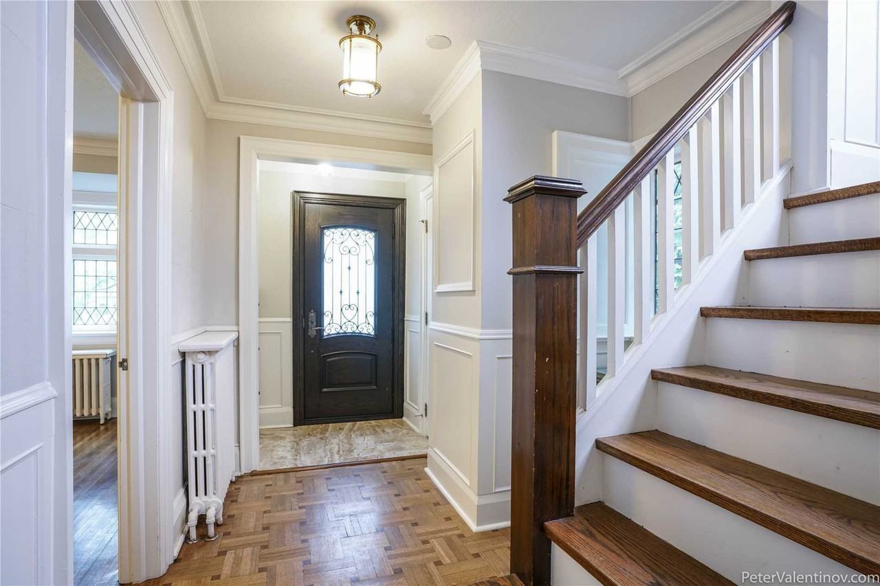 64 Parkhurst Blvd - Photo 2 of 15