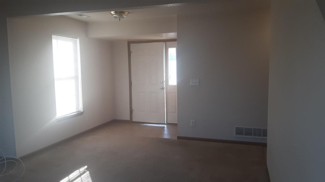 946 E Wildcat Run St #1 - Photo 2 of 14