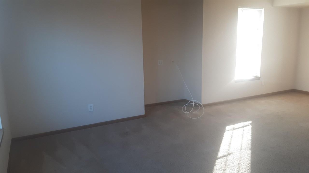 946 E Wildcat Run St #1 - Photo 3 of 14