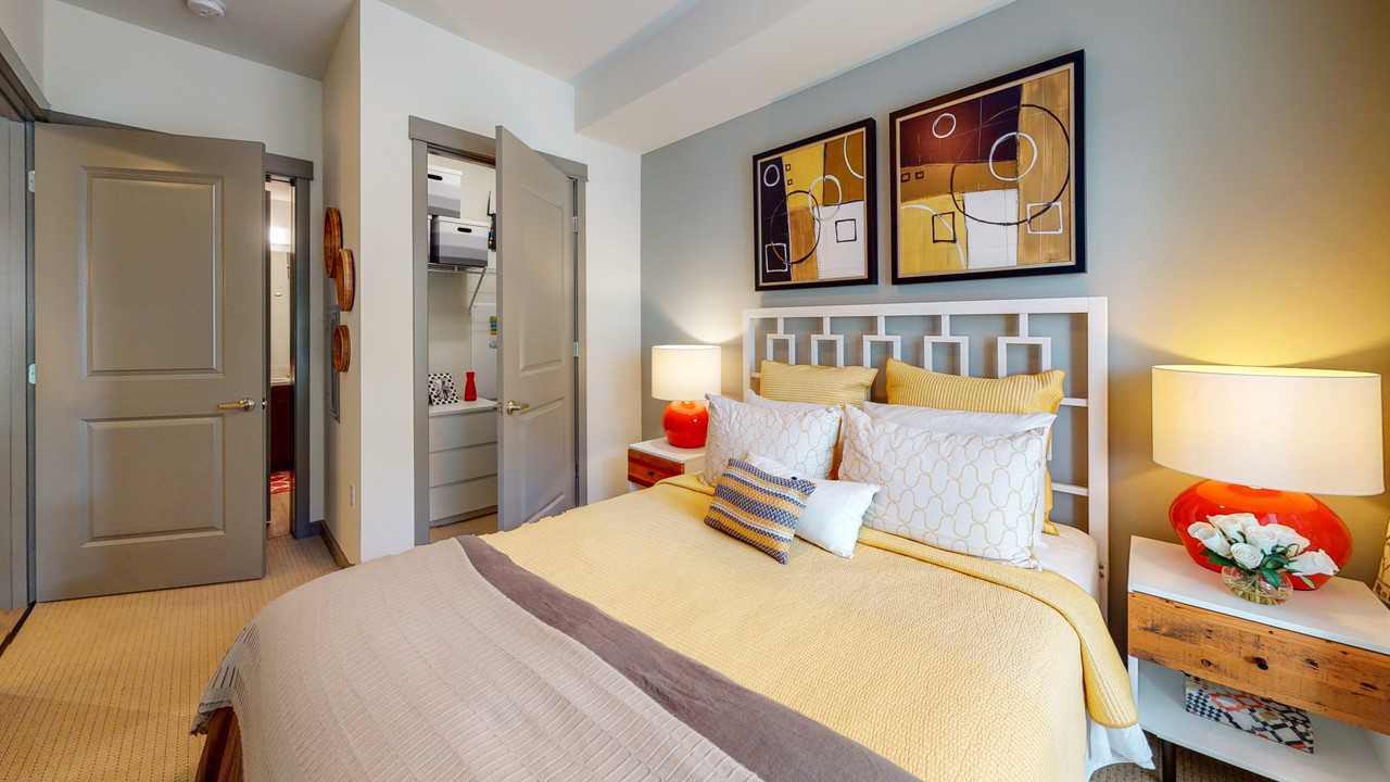 Trek - Photo 4 of 175