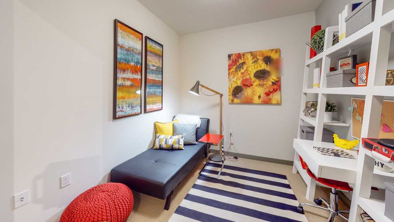 Trek - Photo 6 of 175