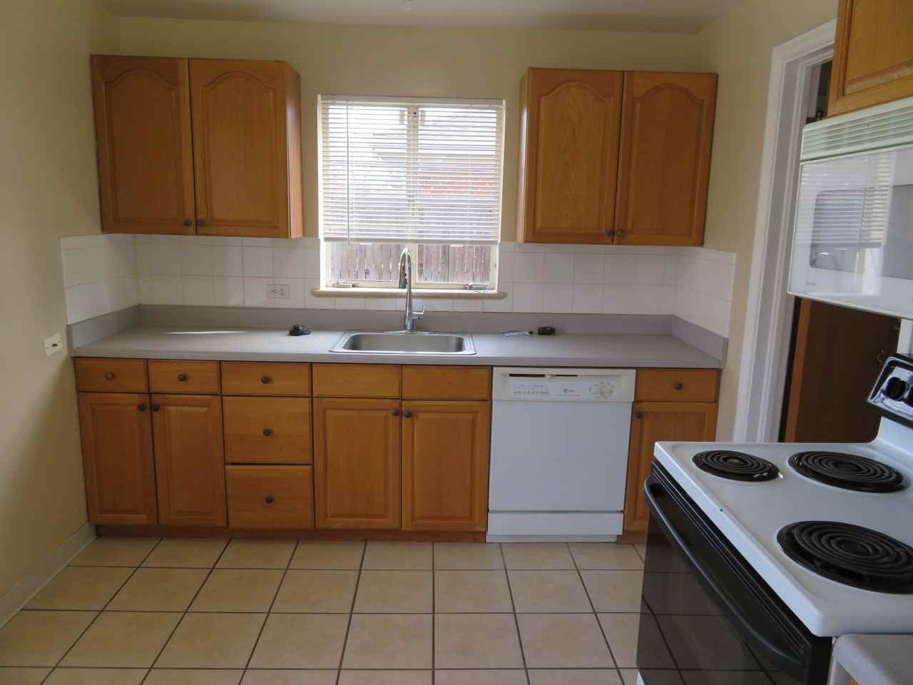 172 Newport Street - Photo 3 of 11
