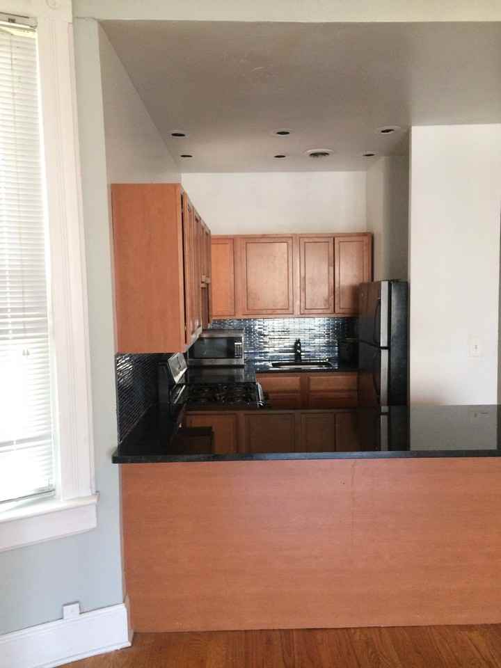 1343 W George - Photo 2 of 28