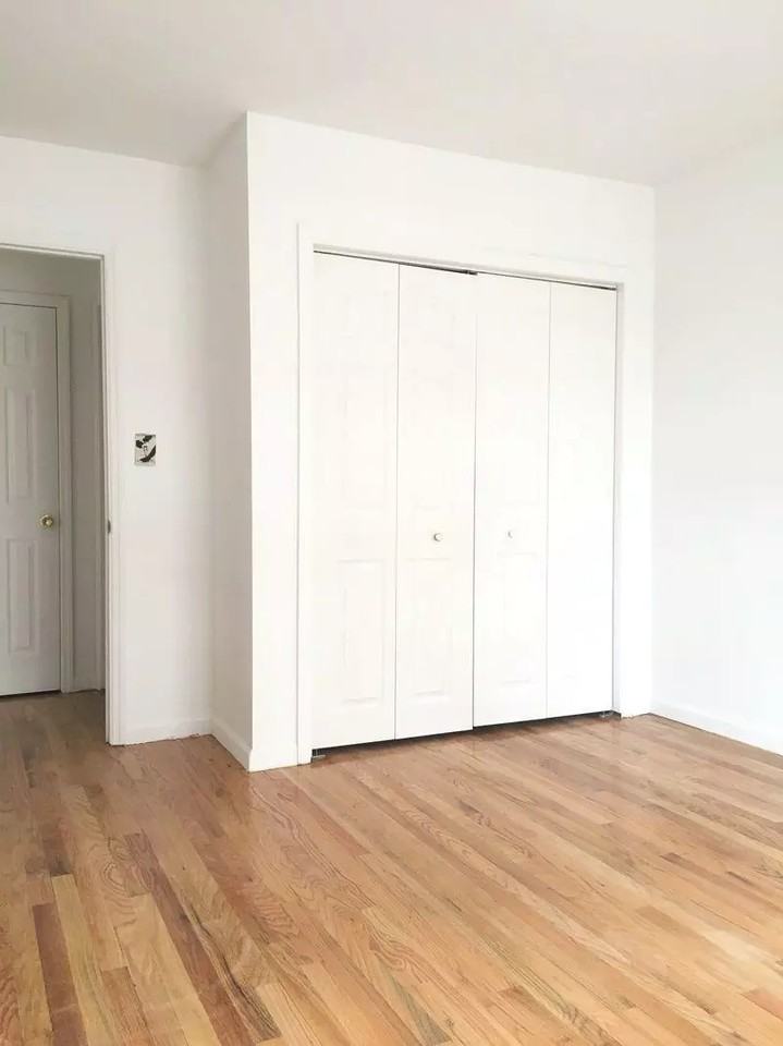 69 69 07 38th Ave #3 - Photo 3 of 7