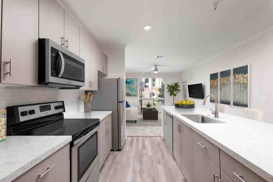 Camden Landmark - Photo 7 of 38