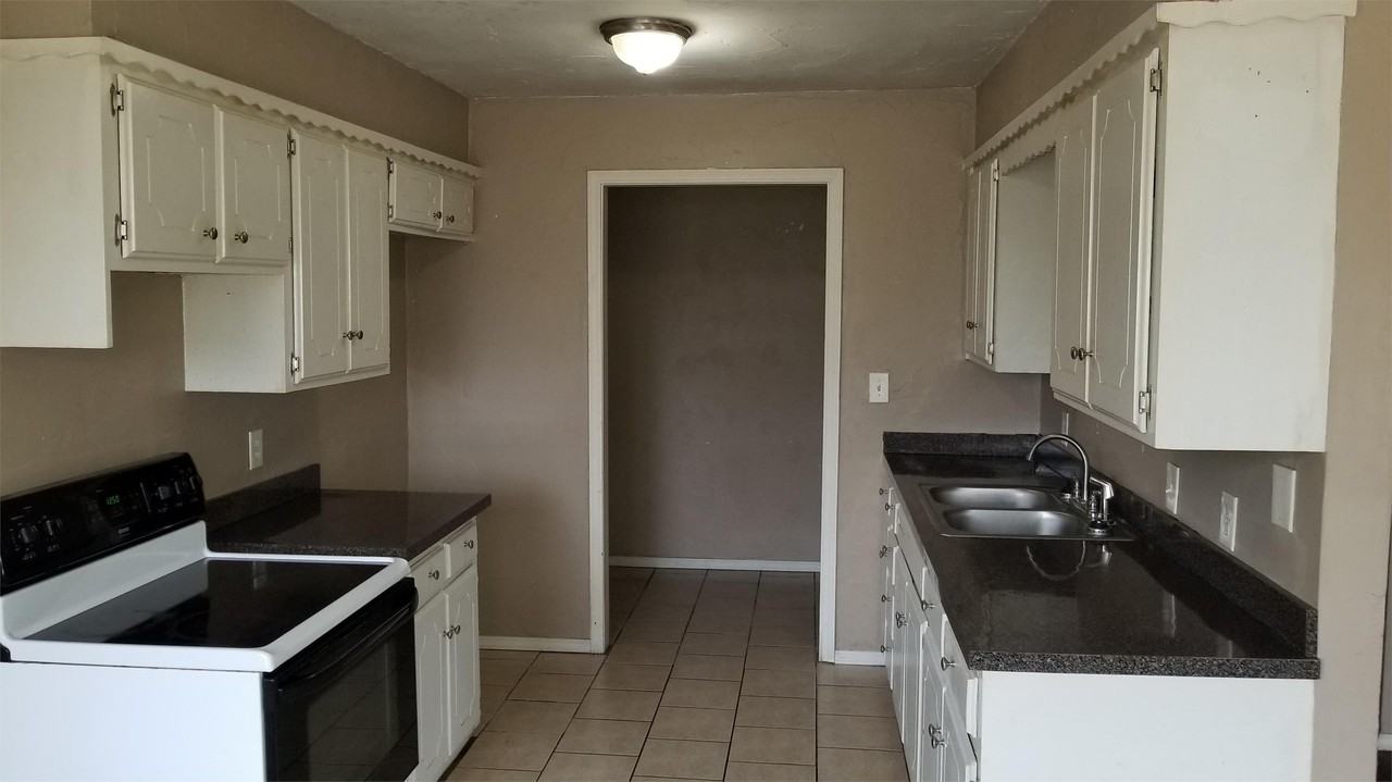 3415 Colbert St #1 - Photo 2 of 13