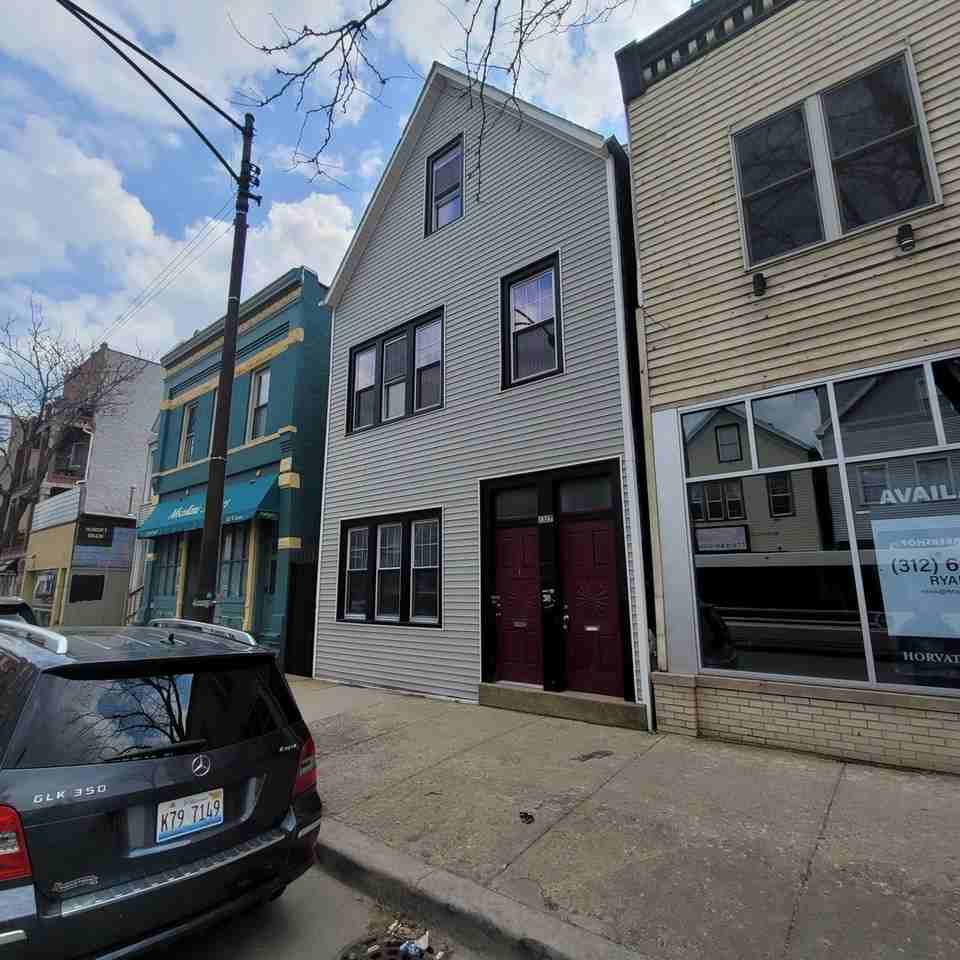 2327 W Belmont Ave Unit 1