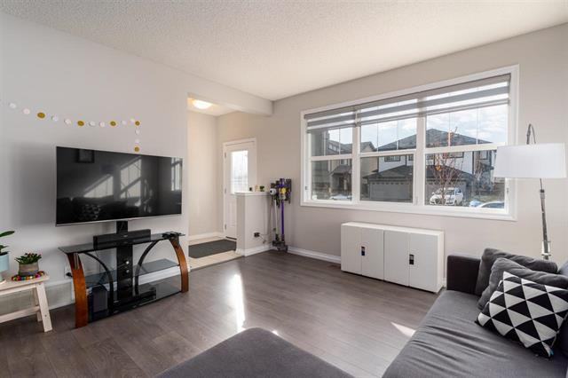 5852 Anthony Crescent Southwest - Photo 3 of 16