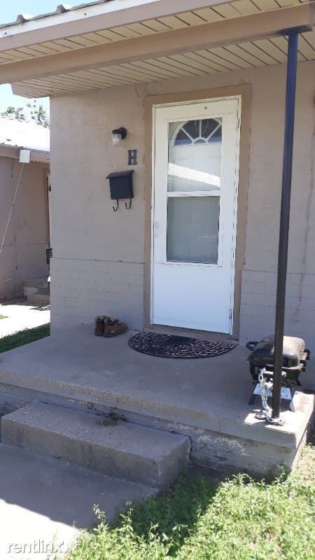 2710 8th Ave - Photo 2 of 10