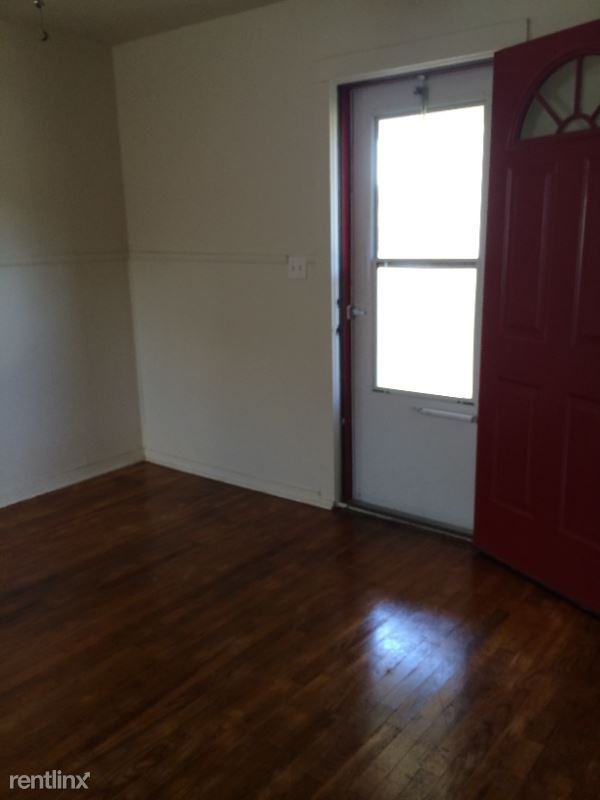 2710 8th Ave - Photo 3 of 10