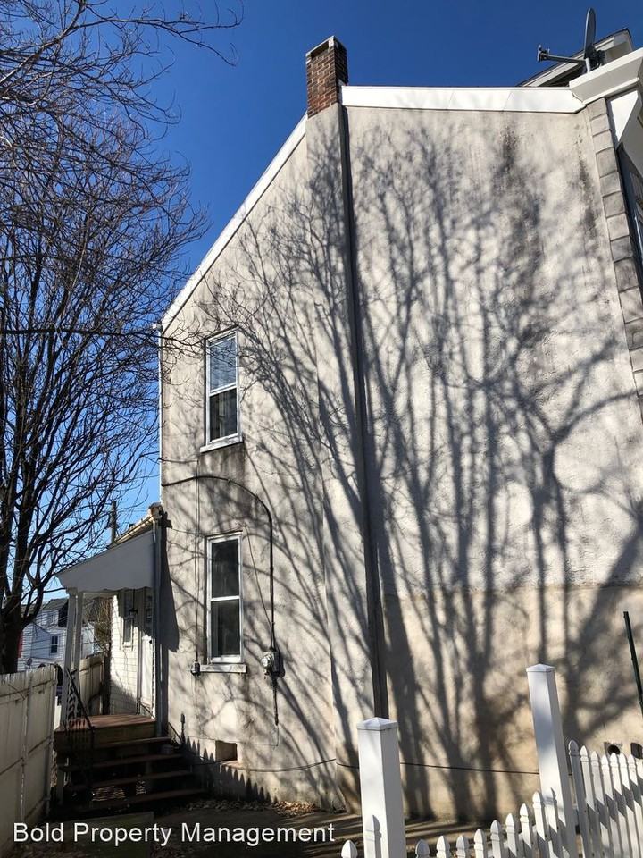 330 Miller St - Photo 2 of 12