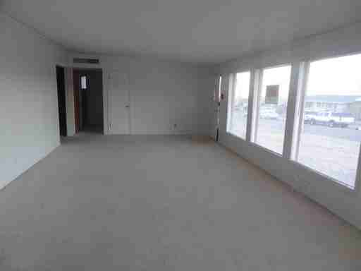 6415 Morningside Cir - Photo 3 of 24