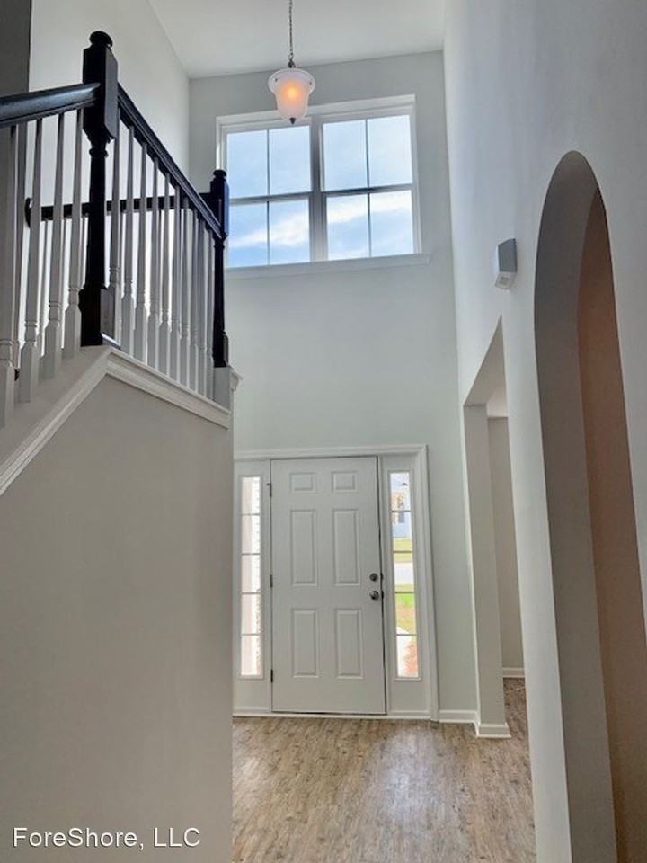 96 Wyndham Dr - Photo 3 of 21