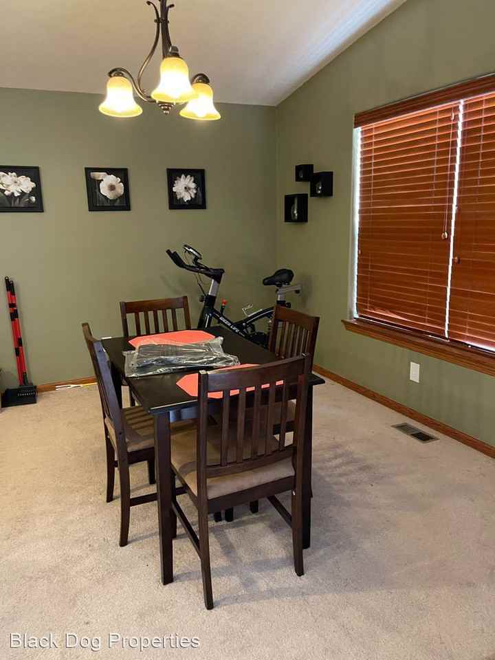 2729 Brookville Dr - Photo 3 of 12