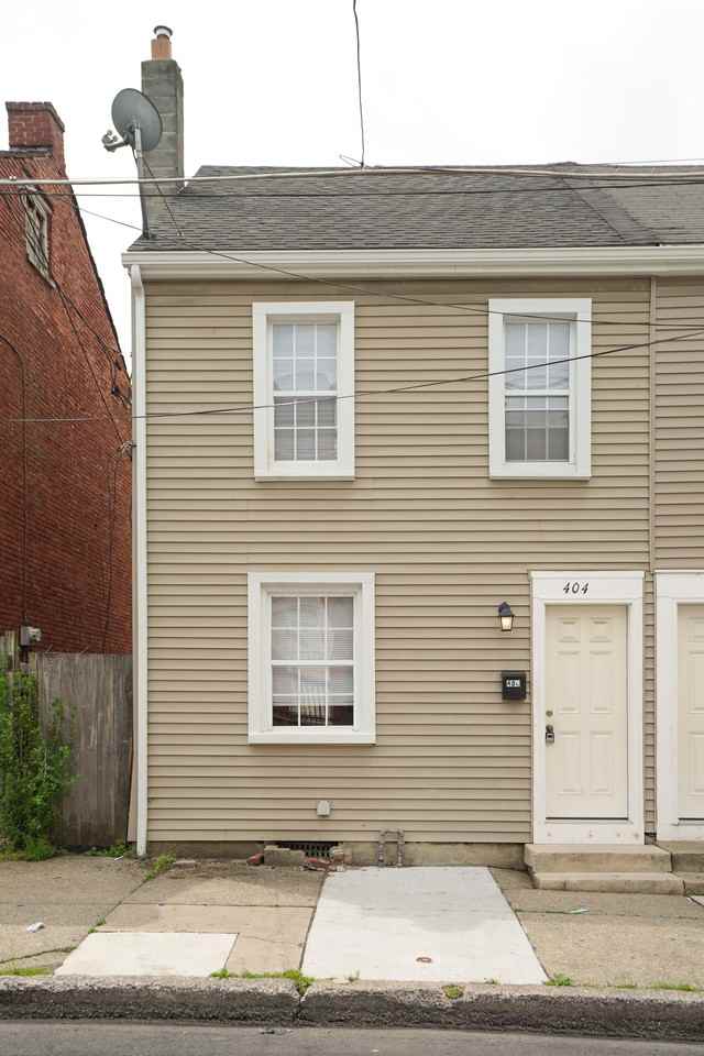 404 Beaver St - Photo 2 of 12