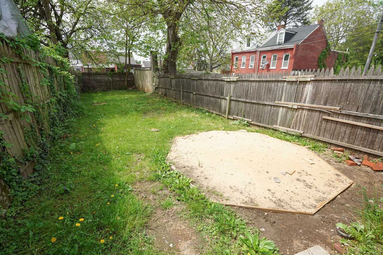 404 Beaver St - Photo 3 of 12