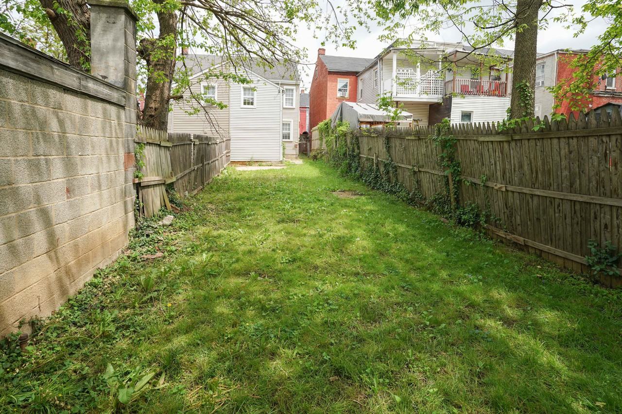 404 Beaver St - Photo 4 of 12