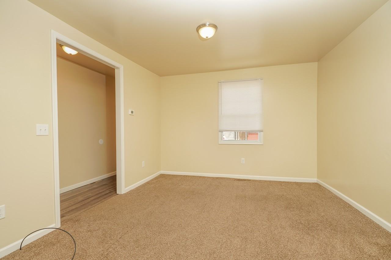 404 Beaver St - Photo 6 of 12