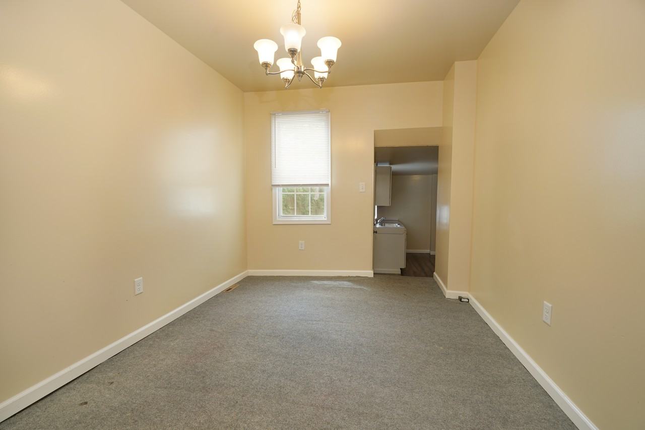 404 Beaver St - Photo 7 of 12