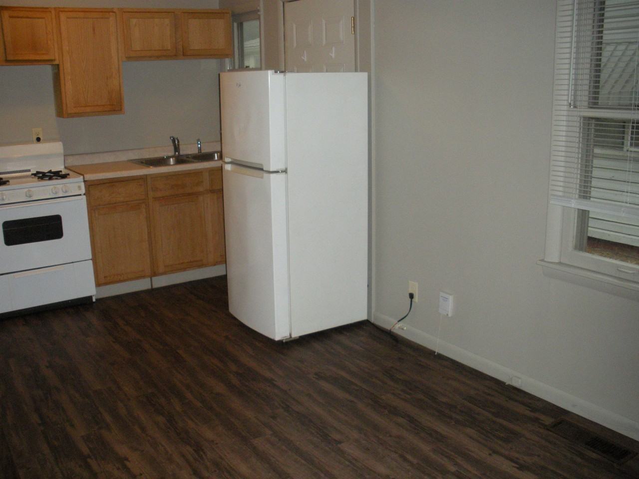 1726 1/2 Charles St - Photo 2 of 5