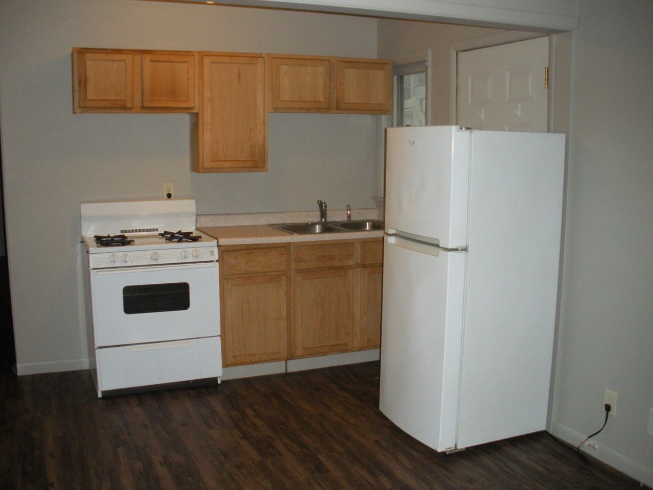 1726 1/2 Charles St - Photo 3 of 5