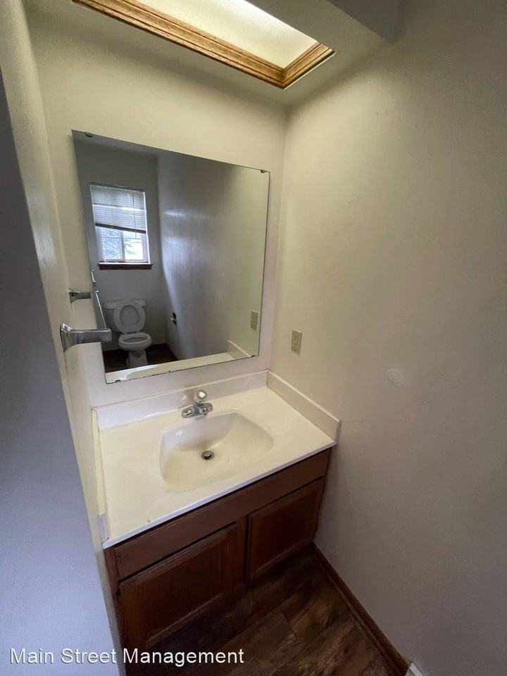 335 Desplaine Rd - Photo 2 of 18