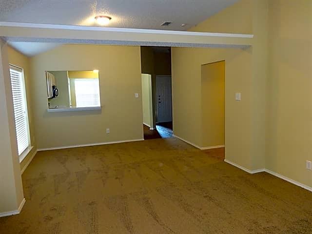10216 Winkler Dr - Photo 2 of 13