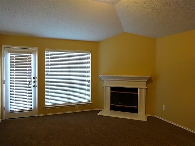 10216 Winkler Dr - Photo 3 of 13