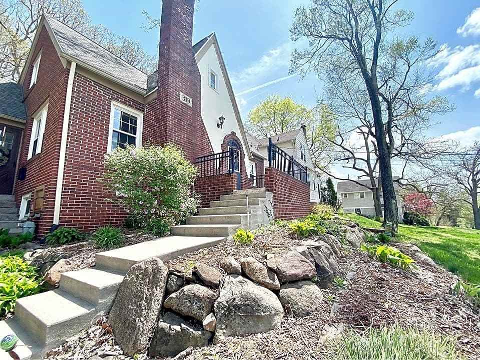 319 58th St - Photo 2 of 47