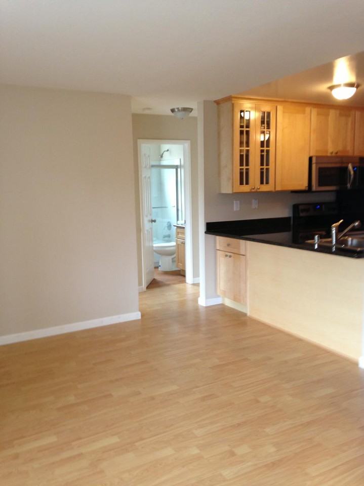 1129 Capuchino Ave #2 - Photo 3 of 8