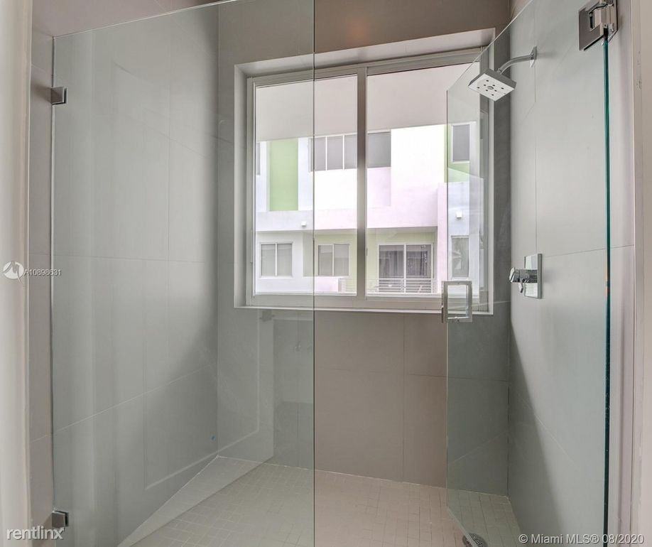 109 N Shore Dr - Photo 2 of 15