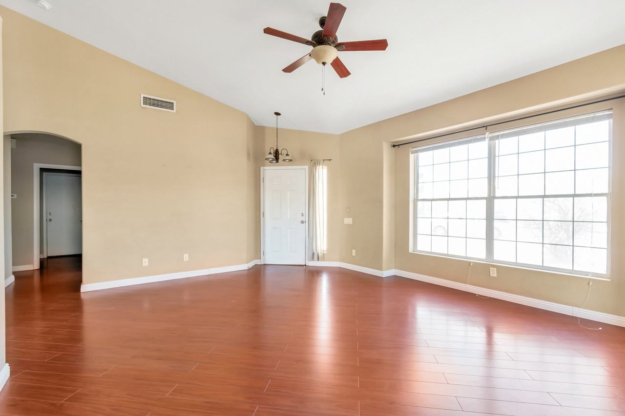 7165 W Yarbough Dr - Photo 4 of 25