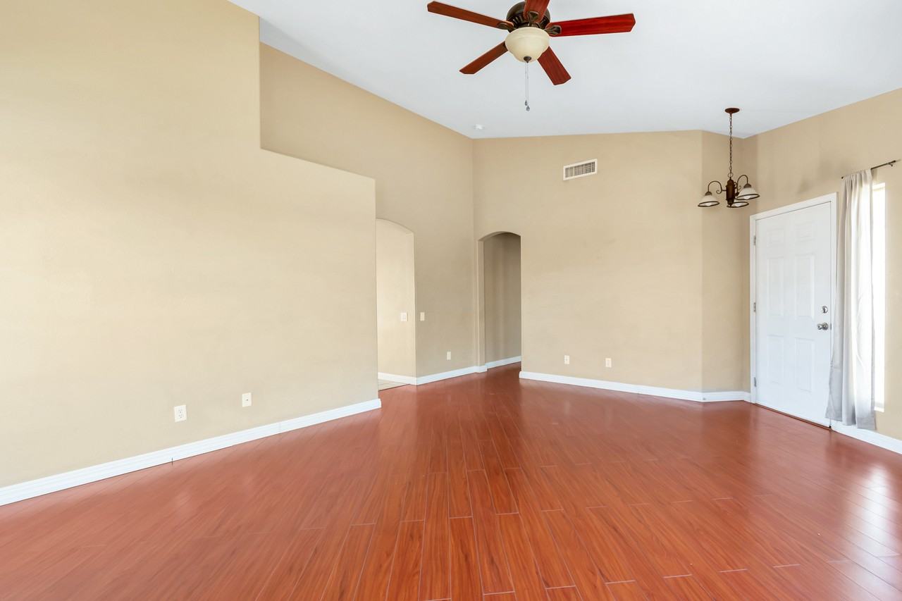 7165 W Yarbough Dr - Photo 5 of 25