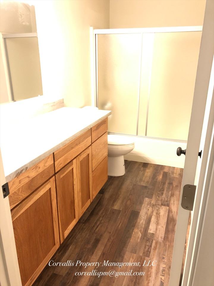 2039 Nw Arthur Pl #1 - Photo 3 of 20